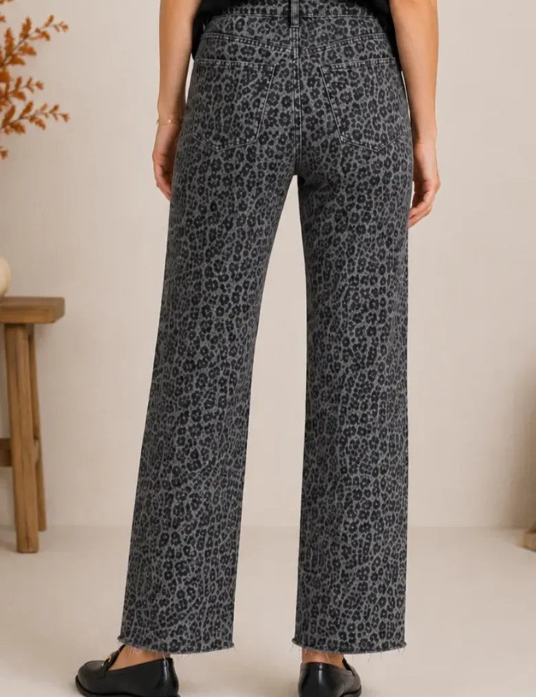 Wide Leg Fray Hem Jean