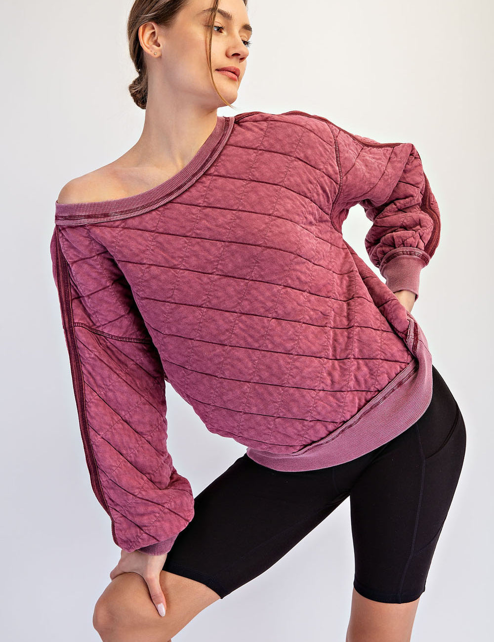 QUILT OFF SHOULDER PULLOVER