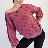 QUILT OFF SHOULDER PULLOVER