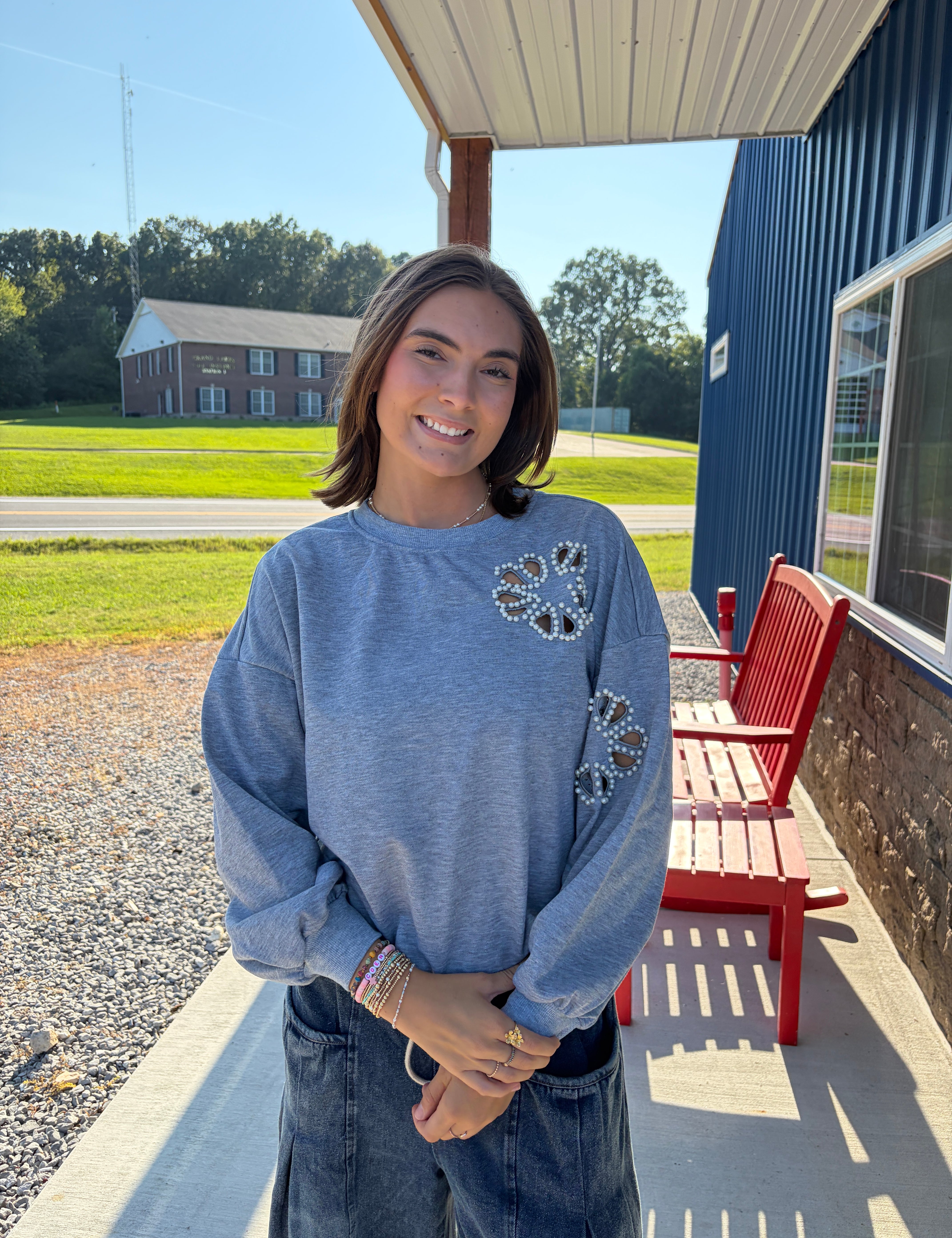 Open Flower Design with Pearls Sweatshirt