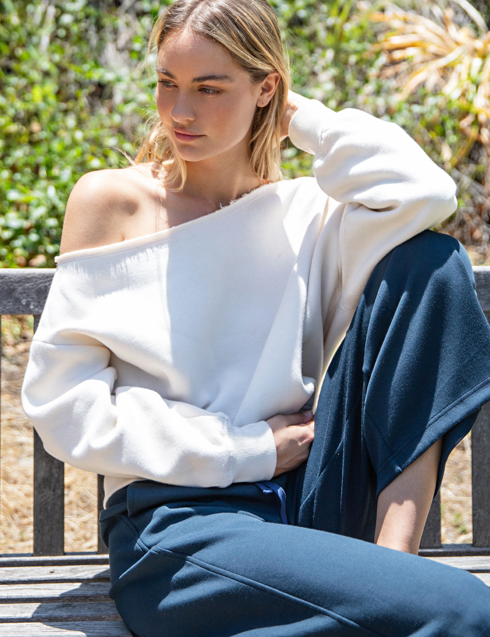 OFF SHOULDER SWEATSHIRT