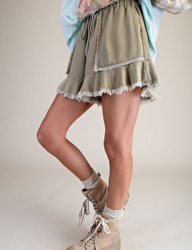 Ruffled Bottom Washed Short Pants